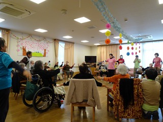 本日は訪問ラフターヨガ 本日は訪問ラフターヨガ