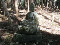 弘法大師あるいは花山法皇と思われる石仏 弘法大師あるいは花山法皇と思われる石仏