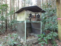 鳥居跡に立つお堂 鳥居跡に立つお堂