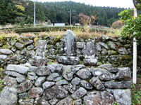 県道脇の石仏、神号碑 県道脇の石仏、神号碑