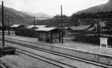 「(天龍川沿岸)中部天龍驛頭(ホームに三千余年前の敷石帯現る)」 「(天龍川沿岸)中部天龍驛頭(ホームに三千余年前の敷石帯現る)」