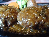 泳いで→食べて→歌って飲んで食べて♪ 泳いで→食べて→歌って飲んで食べて♪