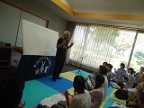 新居図書館にてパネルシアター公演