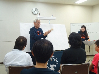 三ヶ日手話サークル“いちばん星”でパネルシアター 三ヶ日手話サークル“いちばん星”でパネルシアター