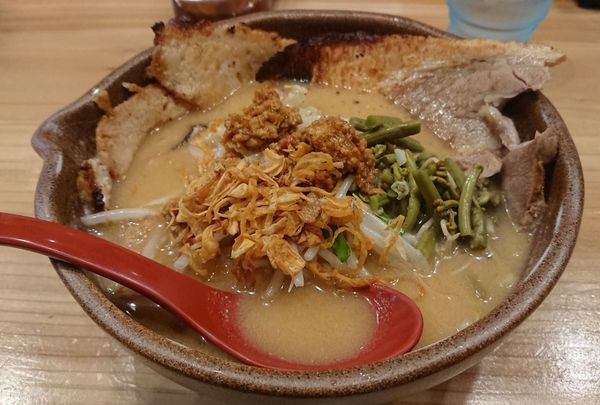800mの間にラーメン店3軒。上石田町の笠井街道沿いでは、いろいろなラーメンが楽しめます。 800mの間にラーメン店3軒。上石田町の笠井街道沿いでは、いろいろなラーメンが楽しめます。