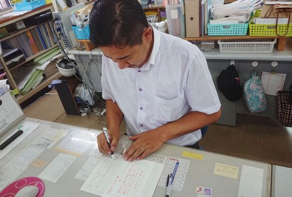 アトランス習字教室 今月のお題は『暑中見舞い』です。 アトランス習字教室 今月のお題は『暑中見舞い』です。