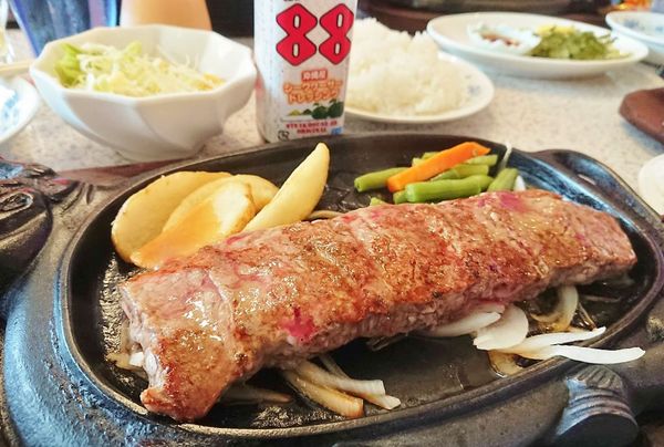 沖縄でステーキを食べるなら、まずはここ!アメリカ統治の面影の残る『ステーキハウス88』 ~那覇市~ 沖縄でステーキを食べるなら、まずはここ!アメリカ統治の面影の残る『ステーキハウス88』 ~那覇市~