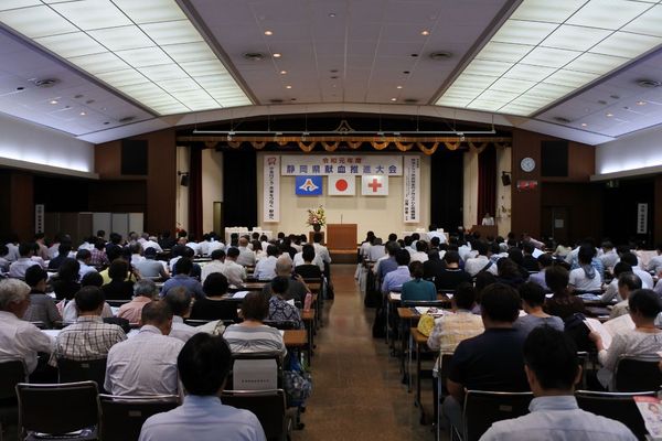静岡県トラック協会西部分室青年部の献血活動に対し感謝状が授与されました。 静岡県トラック協会西部分室青年部の献血活動に対し感謝状が授与されました。