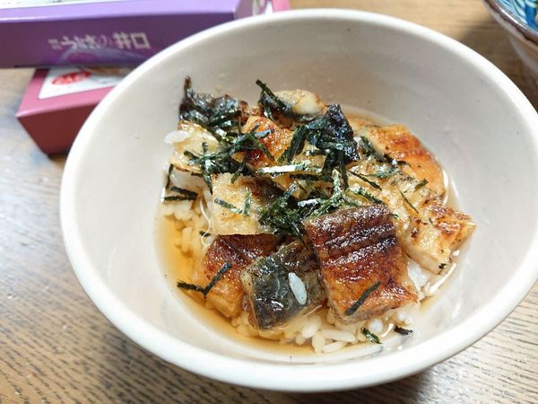 お茶漬けの日に『うなぎの井口』さんのうなぎ茶漬けを頂きました。 お茶漬けの日に『うなぎの井口』さんのうなぎ茶漬けを頂きました。