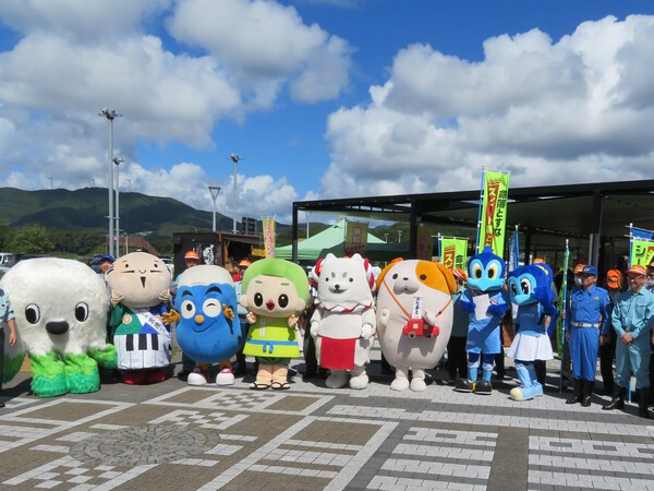 秋の全国交通安全運動 (新東名・浜松SA) ~静岡県高速道路交通安全協議会~ 秋の全国交通安全運動 (新東名・浜松SA) ~静岡県高速道路交通安全協議会~