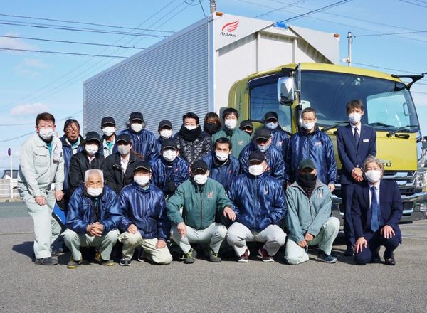 2020年最後の納車式を執り行いました。 工場間輸送向け 4トンウイングトラックです。 2020年最後の納車式を執り行いました。 工場間輸送向け 4トンウイングトラックです。
