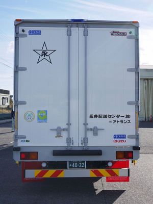 2020年最後の納車式を執り行いました。 工場間輸送向け 4トンウイングトラックです。 2020年最後の納車式を執り行いました。 工場間輸送向け 4トンウイングトラックです。