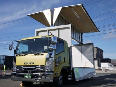 2020年最後の納車式を執り行いました。 工場間輸送向け 4トンウイングトラックです。 2020年最後の納車式を執り行いました。 工場間輸送向け 4トンウイングトラックです。