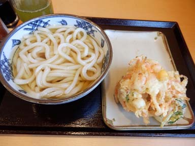 瀬戸うどん1国掛川店で海鮮かき揚げ180円