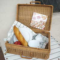 フランスヴィンテージ　籐製ピクニックバスケットは収納ボックスとしても使えます。