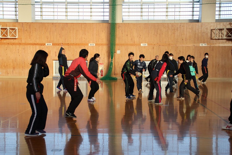 浅羽南小学校の教員が、タグラグビー指導者講習を受けました！
