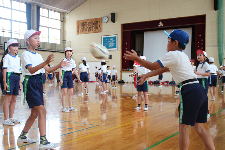 袋井西小学校で、ラグビーの「講座」及び「ラグビー体験」を開催しました！