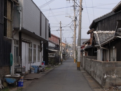 合掌。 合掌。