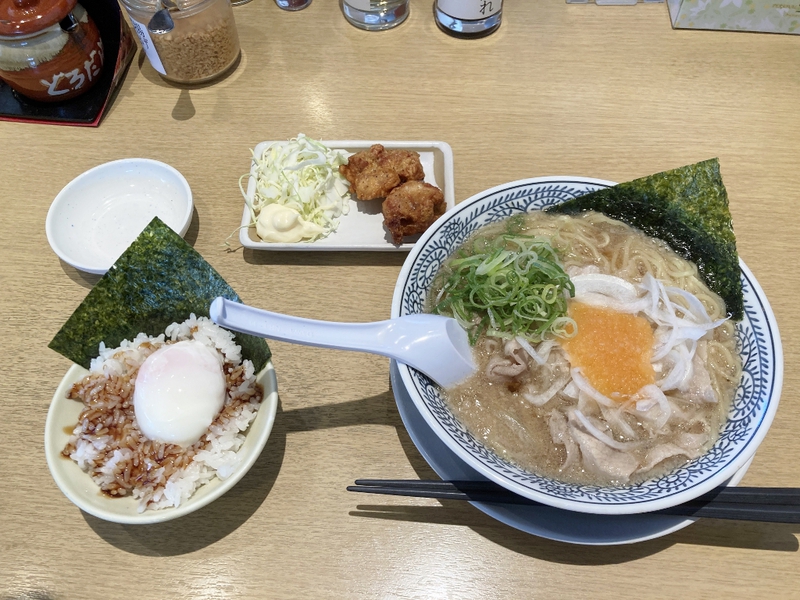 丸源ラーメン 肉そばとおいしい唐揚げセット 丸源ラーメン 肉そばとおいしい唐揚げセット