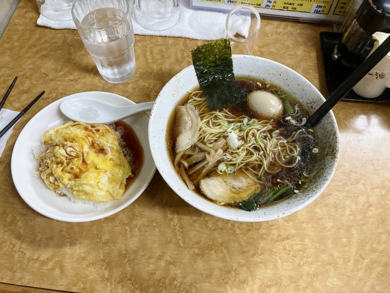 貴長 味玉ラーメンと半玉丼 貴長 味玉ラーメンと半玉丼