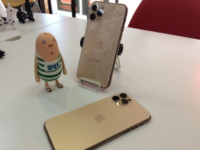 iPhone１１Proの背面ケースの交換