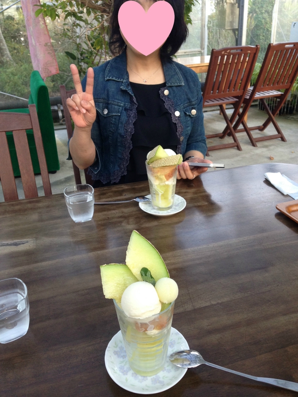フルーツ カフェ NiJi さん で メロンパフェ ☆ フルーツ カフェ NiJi さん で メロンパフェ ☆