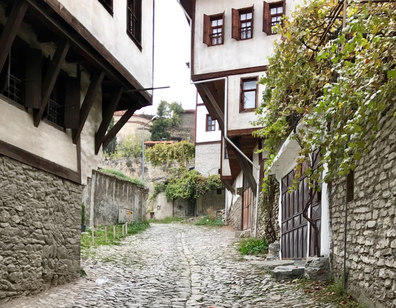 【トルコ200年前の民家】