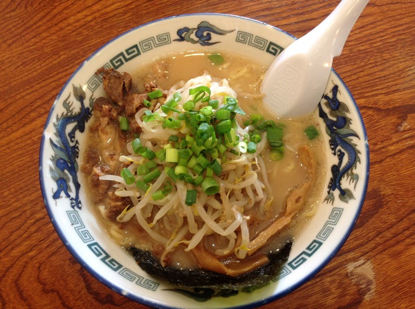 ラーメン好きですin袋井市川井で会社の後輩と一緒にあじ助 ラーメン好きですin袋井市川井で会社の後輩と一緒にあじ助