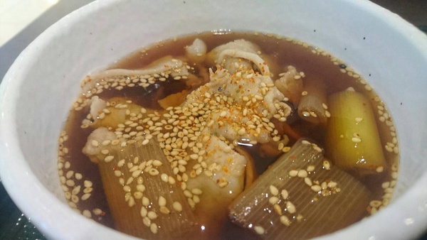 はまきた食堂で豚肉つけうどん はまきた食堂で豚肉つけうどん