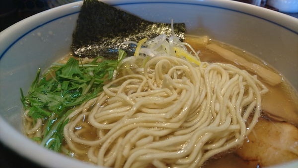 ラーメン好きですin磐田市小立野で麺処 びぎ屋 磐田店 ゆず香る白醤油らーめん ラーメン好きですin磐田市小立野で麺処 びぎ屋 磐田店 ゆず香る白醤油らーめん