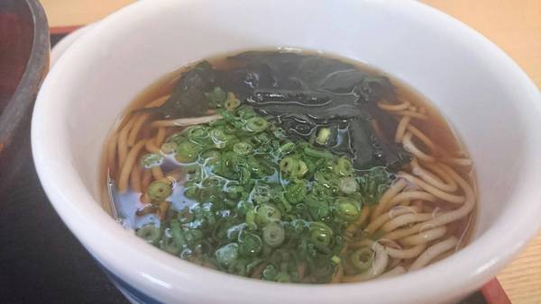 高速道のパーキングでかつ丼とミニ蕎麦セット 高速道のパーキングでかつ丼とミニ蕎麦セット