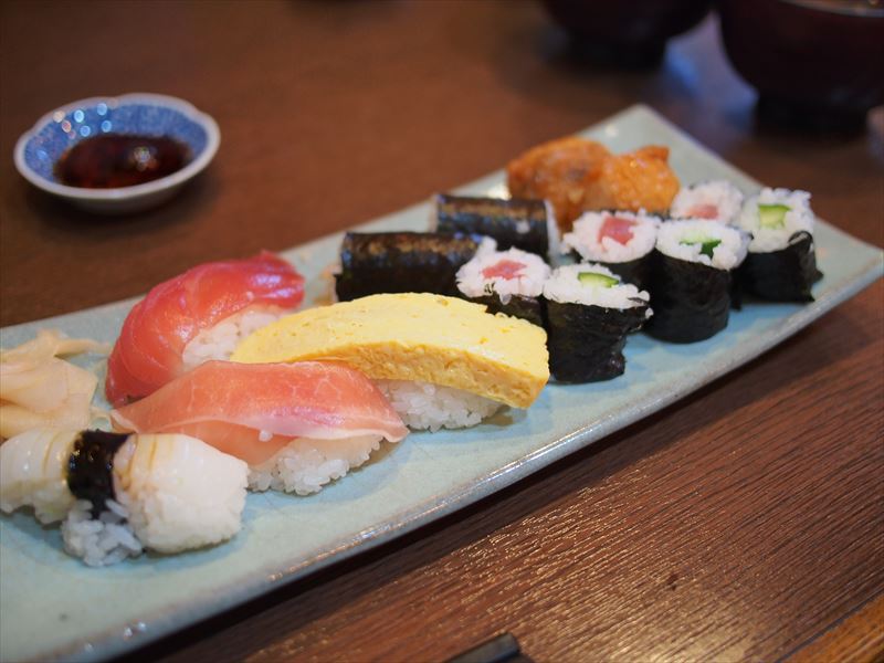 駅近おすすめランチ 末広鮨 さんのワンコイン寿司ランチは週末も食べれて家族で大満足 はまぞう かね田のおもむろにブログ