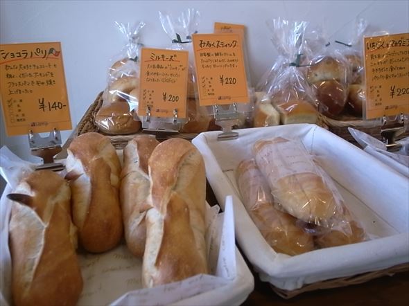 佐鳴台の人気パン屋「ブーランジェリーランプ／Lamp」。どのパンもしっかり美味しい浜松でおすすめのお店だ。