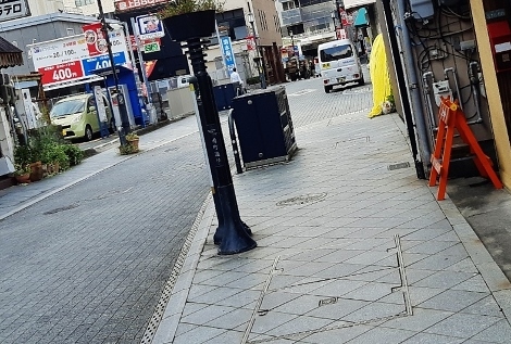 邪魔者はこの道の下に埋めた 邪魔者はこの道の下に埋めた