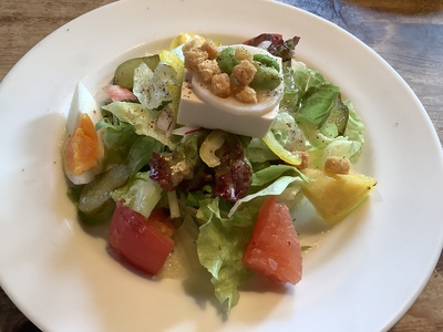 風にゆれる緑と 石窯ピザ そして彩り野菜 ♪ 風にゆれる緑と 石窯ピザ そして彩り野菜 ♪