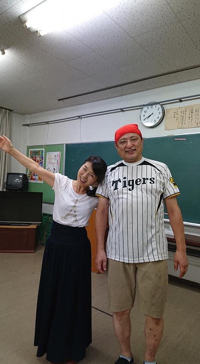 アウトドア風ワイン会は 4時ごろから (^o^) アウトドア風ワイン会は 4時ごろから (^o^)
