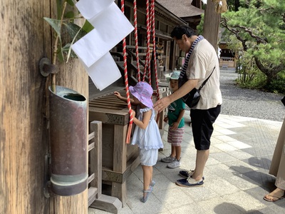 ここは ずーっと いられる避暑地 ♪♪♪ ここは ずーっと いられる避暑地 ♪♪♪