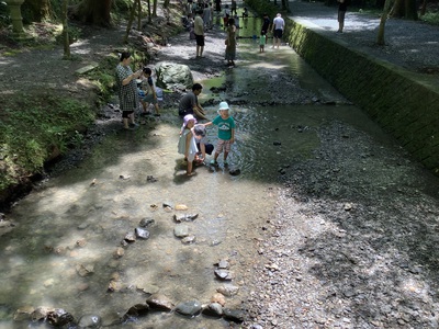 ここは ずーっと いられる避暑地 ♪♪♪ ここは ずーっと いられる避暑地 ♪♪♪