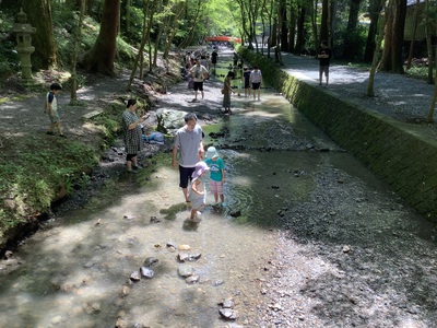ここは ずーっと いられる避暑地 ♪♪♪ ここは ずーっと いられる避暑地 ♪♪♪