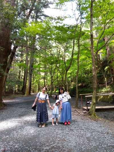 ここは ずーっと いられる避暑地 ♪♪♪ ここは ずーっと いられる避暑地 ♪♪♪