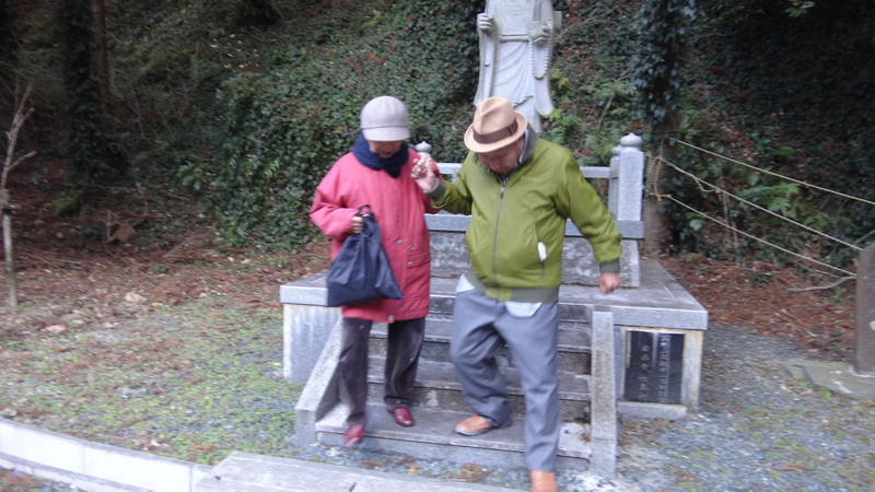 袴田巖さん　秀子姉さんと岩水寺から森林公園へ
