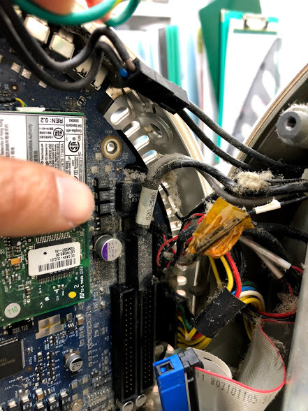 iMac G4電源が入らない!電源ユニット修理で14年前の思い出も蘇った! iMac G4電源が入らない!電源ユニット修理で14年前の思い出も蘇った!