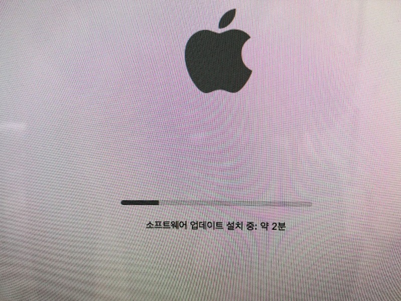 iMac アップデート後にメニューが韓国語のため、日本語に設定変更したい。 iMac アップデート後にメニューが韓国語のため、日本語に設定変更したい。