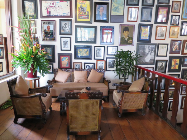 ジャカルタ・コタ地区 ファタヒラ広場にあるおすすめカフェ「CAFE BATAVIA」