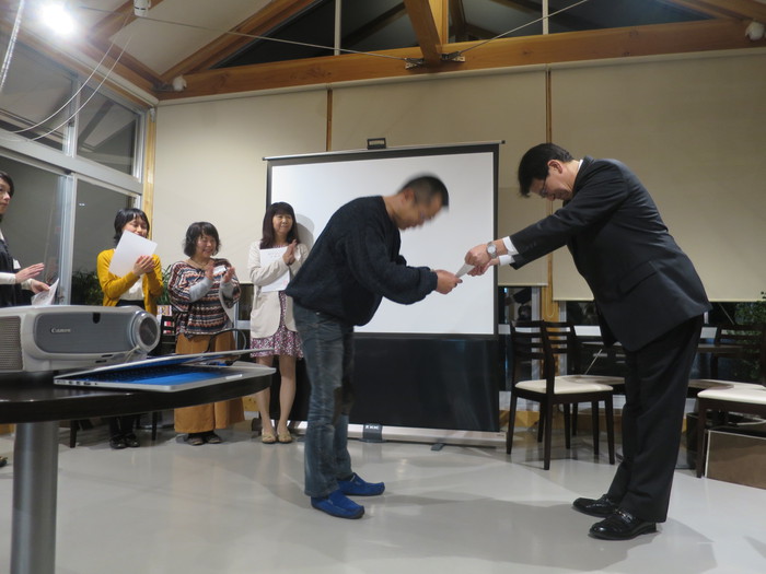 今年度、袋井市は「市民アンバサダー (発信大使)」を育成し、原田市長が任命しました。
