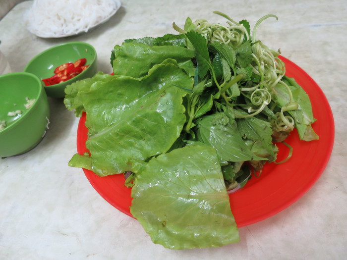 ハノイに来たら、ベトナム風つけ麺「Bún chả (ブンチャ)」を食べよう。