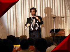 岐阜県中津川市で生命保険のパーティーの余興に出演