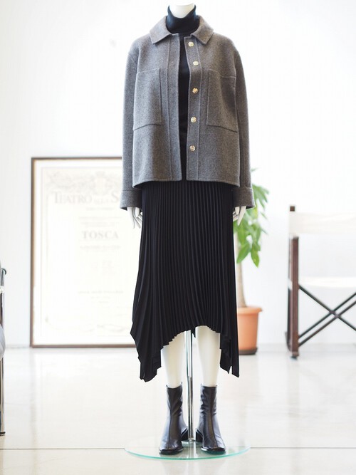 昨日よく売れたのは軽くて着やすいBeige,のリバー素材のジャケット 昨日よく売れたのは軽くて着やすいBeige,のリバー素材のジャケット