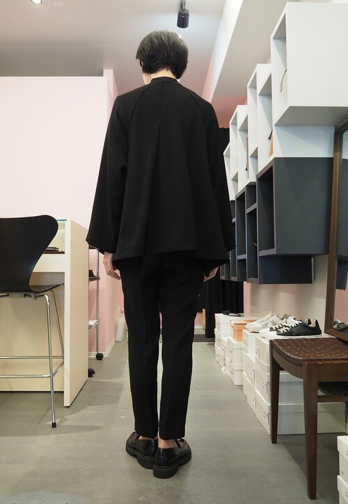 お持ちのパンツと合わせても使えるお仕事、学校関係にお勧めのENFŐLDのジャケット お持ちのパンツと合わせても使えるお仕事、学校関係にお勧めのENFŐLDのジャケット
