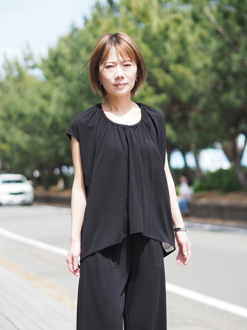 Beige,の流れるようなドレープ感のセットアップ Beige,の流れるようなドレープ感のセットアップ